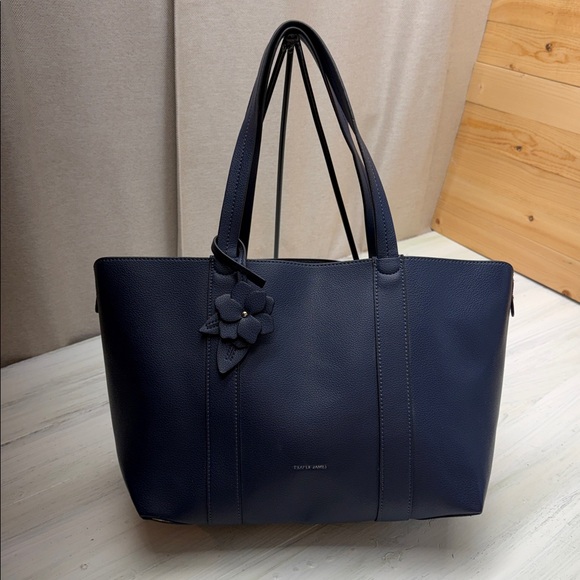 Draper James Elle Tote with Removable Flower Key Fob in Navy Pebble Faux Leather - Picture 3 of 16
